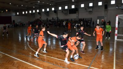 Cumhuriyet’in 102. yılı, Çiğli’de düzenlenen Futsal Turnuvası ile sporla kutlandı.