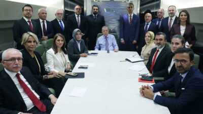 Cumhurbaşkanı Erdoğan, Mısır dönüşünde “Gazze’deki görev gücünde Mehmetçik yer alacak