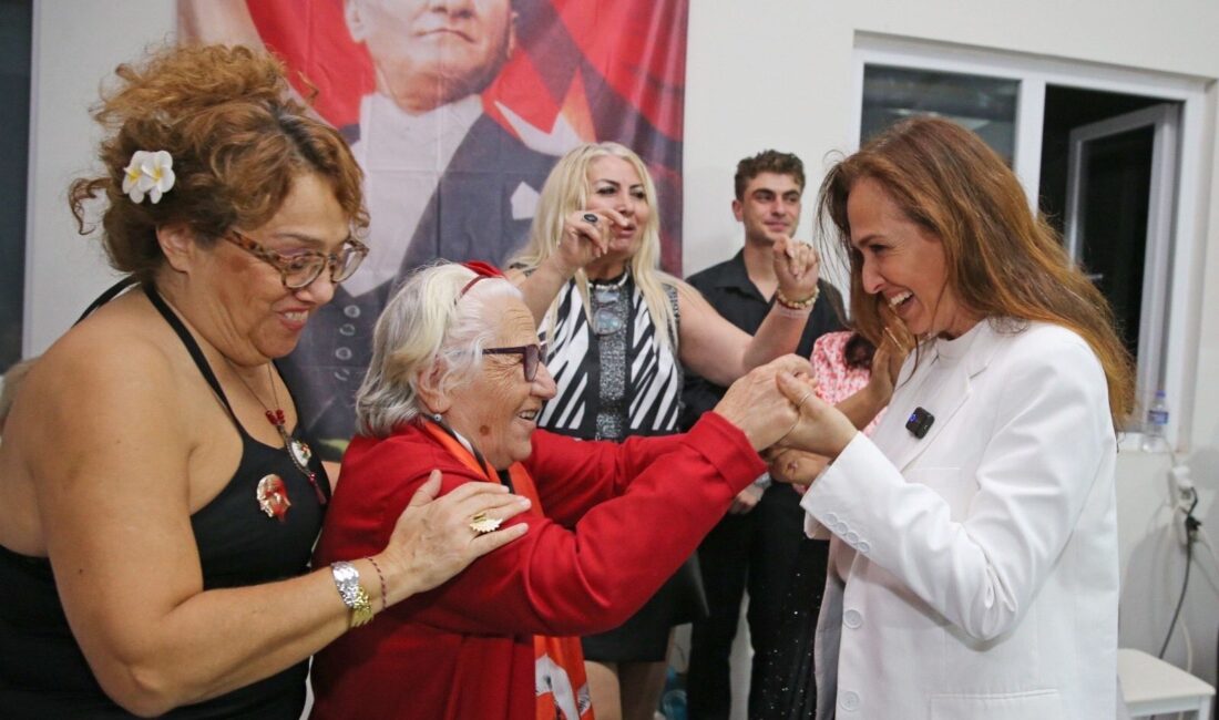 Karşıyaka’da Cumhuriyet Coşkusu 7’den 77’ye! Türkiye Cumhuriyeti’nin 102. yılı Karşıyaka’da muhteşem etkinliklerle kutlanıyor. Belediye konserleri,