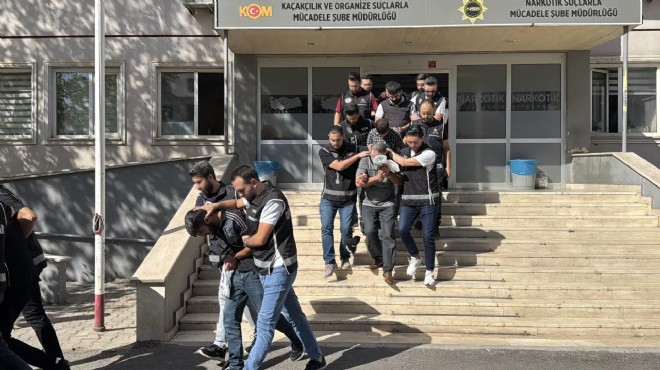Diyarbakır merkezli, İzmir’in de aralarında olduğu 13 ilde düzenlenen silah