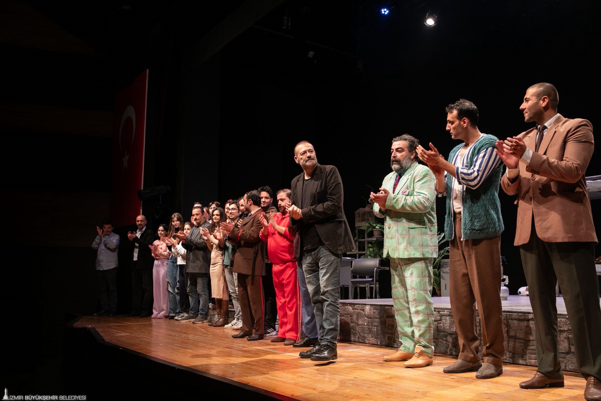 İzBBŞT, Karşıyaka Hikmet Şimşek Sanat Merkezi'nde sahnelediği “Çok Tuhaf Soruşturma”