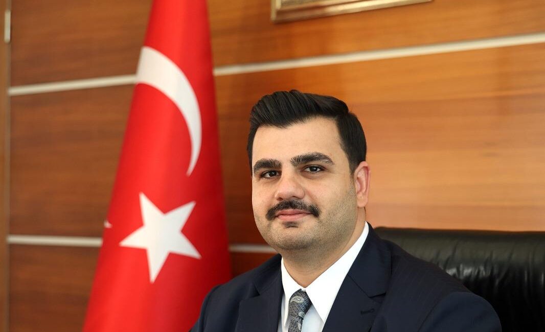 AK Parti Genel Sekreteri ve İzmir Milletvekili Eyyüp Kadir İnan,