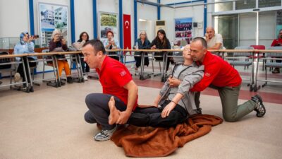 Karşıyaka Belediyesi, afetlere hazırlıklı bir toplum için “Karşıyaka Afet Gönüllüleri”