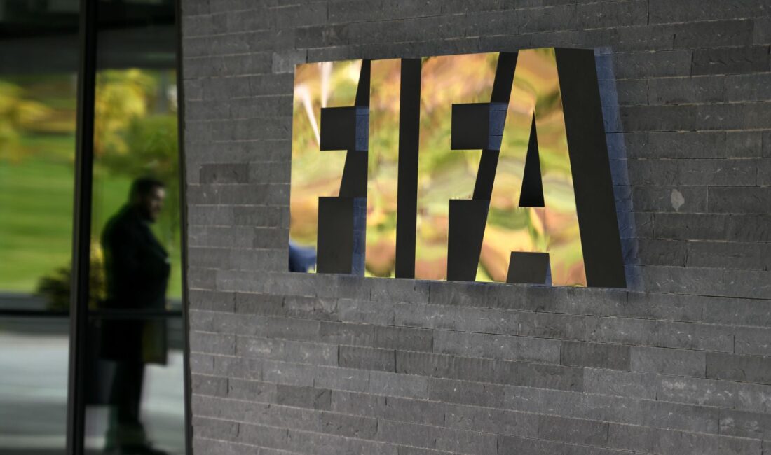 Uluslararası Futbol Federasyonu (FIFA), Süper Lig ekiplerinden Kayserispor ve Eyüpspor’a