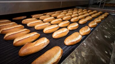 İzmir Büyükşehir Belediyesi Halk Ekmek Fabrikası, artan maliyetler nedeniyle fiyat