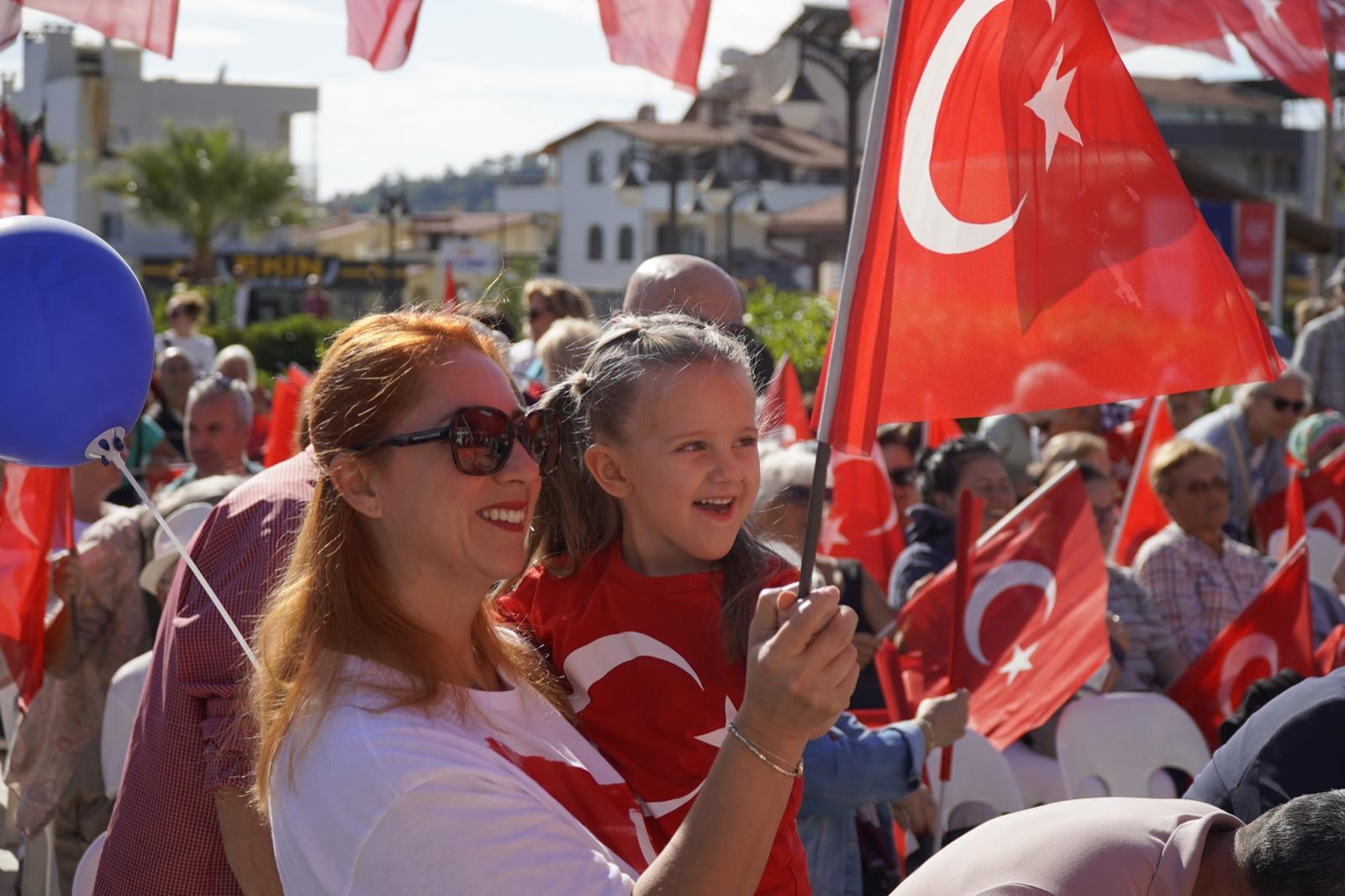 102. yıl kutlamaları, Torbalı’dan Dikili’ye kadar İzmir’in dört bir yanında