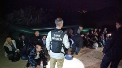 İzmir’in Karaburun ve Çeşme ilçelerinde düzenlenen operasyonlarda 50 düzensiz göçmen