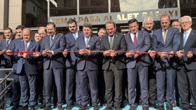 Adalet Bakanı Yılmaz Tunç, Kemalpaşa Adalet Binası’nın açılışını yaparken, Aliağa