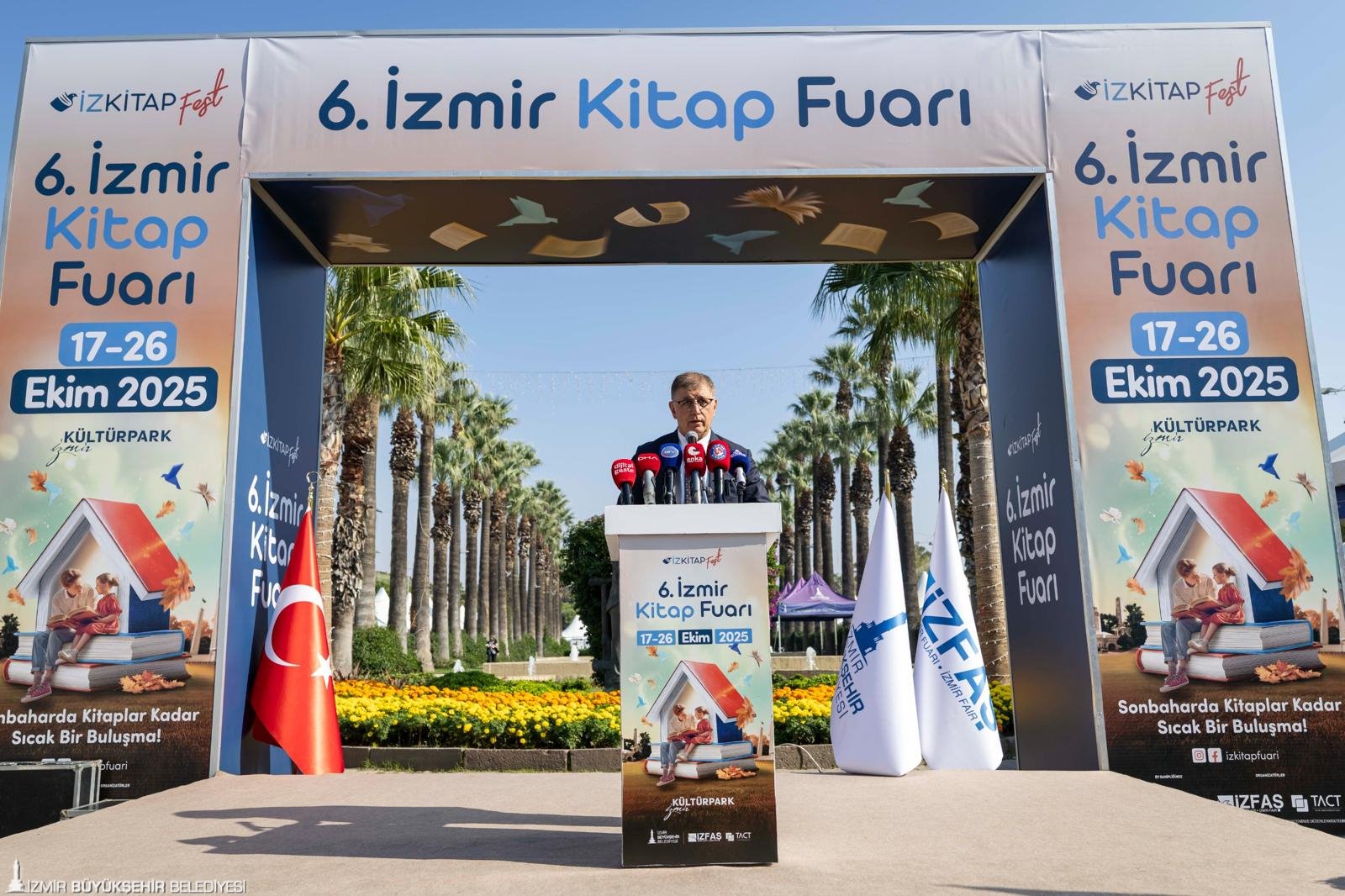 İZKİTAPFEST - 6. İzmir Kitap Fuarı ve 9. Uluslararası Edebiyat