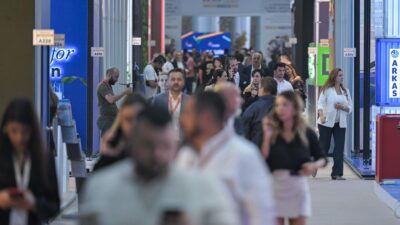 İzmir Büyükşehir Belediyesi’nin ev sahipliğinde düzenlenen LOGISTECH Fuarı, denizcilik ve