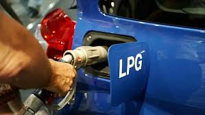 Brent petrol ve dövizdeki dalgalanma, akaryakıt fiyatlarını yeniden yukarı çekti.