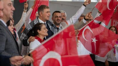 İzmir Büyükşehir Belediye Başkanı Dr. Cemil Tugay, Menemen’deki “Cumhuriyet Her