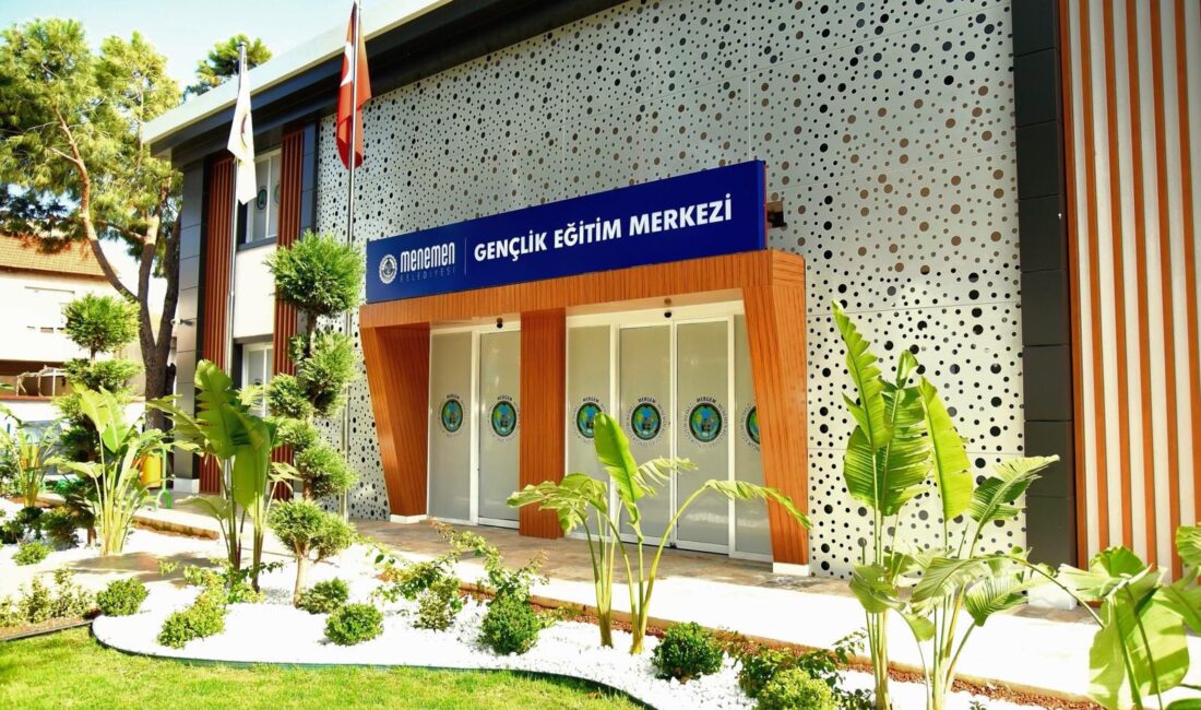 Menemen Belediyesi, lise ve üniversite sınavlarına hazırlanan 8. ve 12.