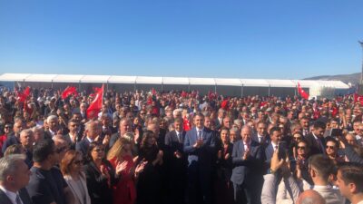 Cemil Tugay, İzmir Cumhuriyet Meydanı’ndaki coşkulu törende CHP’lilere seslendi: "CHP’li