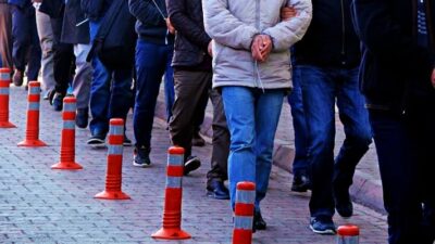 Yüksek kazanç vaadi, sahte kamu görevlisi kimliği, kurmaca internet siteleri...