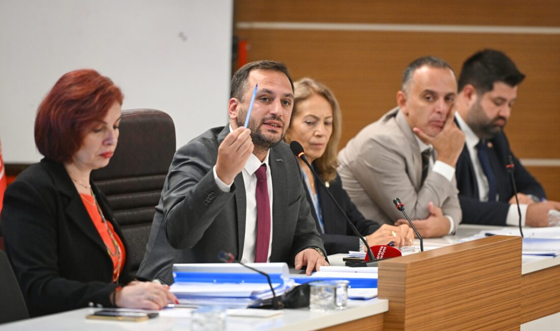 Bornova Belediyesi’nin 7,5 milyar TL’lik 2026 bütçesi onaylandı. Yatırım, sosyal
