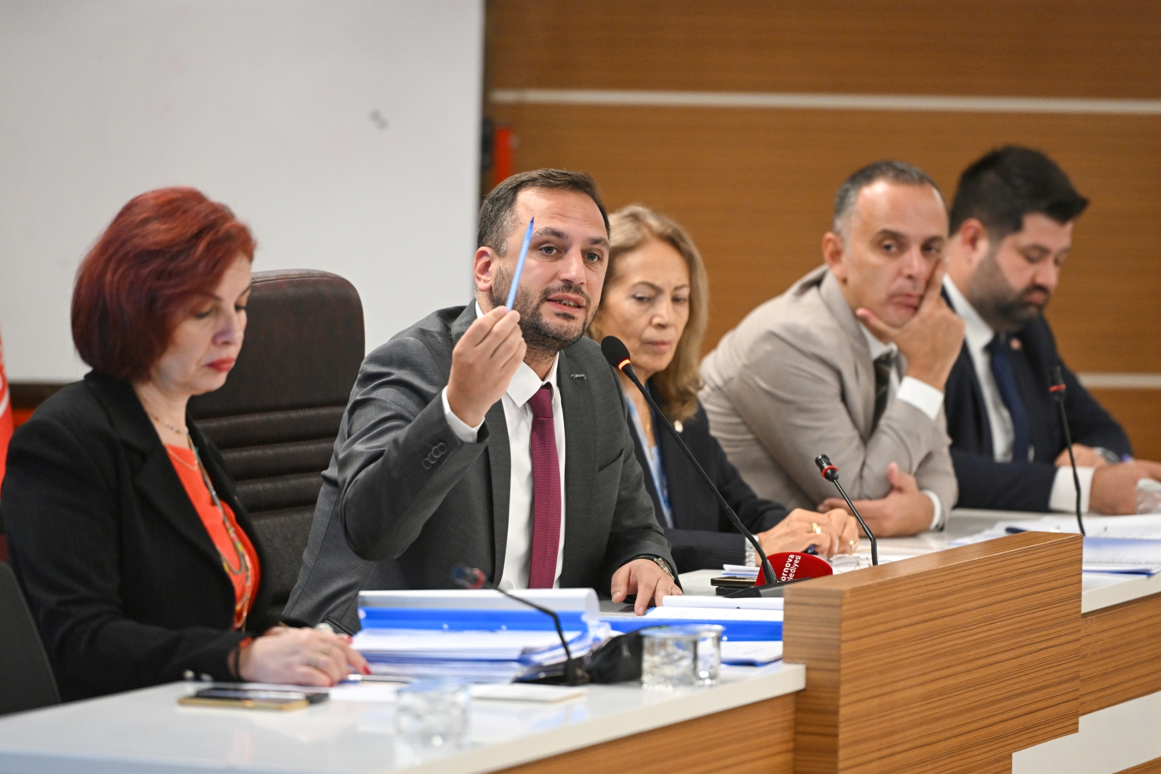 Bornova Belediyesi’nin 7,5 milyar TL’lik 2026 bütçesi onaylandı. Yatırım, sosyal