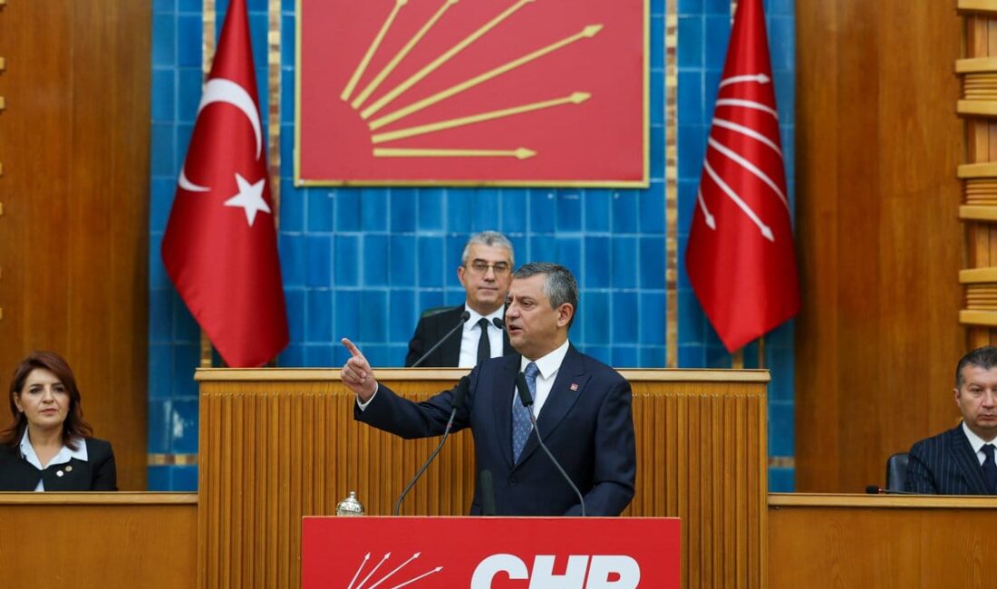 CHP Genel Başkanı Özgür Özel, AK Partili Mahmut Atilla Kaya’nın