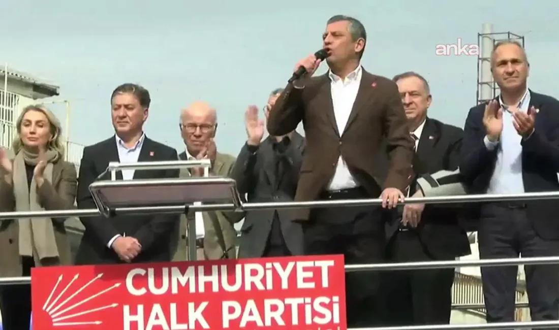 Özgür Özel Çağlayan’dan seslendi CHP’li milletvekilleri dün geceden Çağlayan'daki İstanbul Adliyesi önüne giderek geceyi