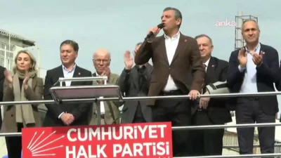 CHP’li milletvekilleri dün geceden Çağlayan'daki İstanbul Adliyesi önüne giderek geceyi