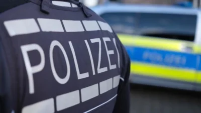 Almanya’nın Frankfurt kentinde, Konstablerwache Karakolu’nda görevli polislerin vatandaşa şiddet uyguladığı