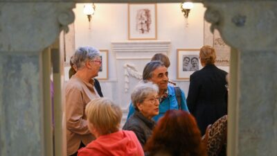 Tarihi Galeri Hamam’da açılan Sunar Dıramalı’nın sergisi, renk ve dokunun