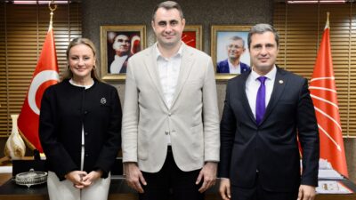 CHP Parti Sözcüsü Deniz Yücel ve İzmir Milletvekili Seda Kaya