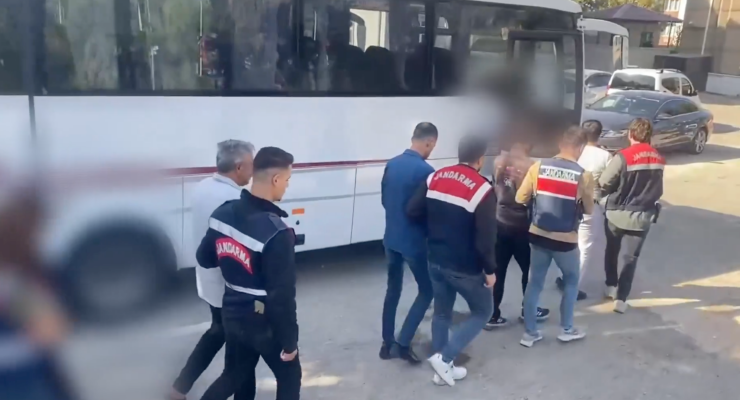Sosyal medya ve sahte internet siteleri üzerinden vatandaşları dolandırdıkları tespit