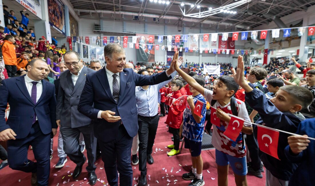 Büyükşehirden amatör spora 40 milyonluk destek İzmir Büyükşehir Belediyesi amatör spor kulüplerine bu yıl 40 milyon