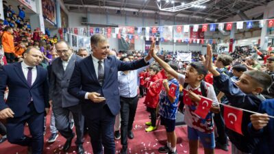 İzmir Büyükşehir Belediyesi amatör spor kulüplerine bu yıl 40 milyon