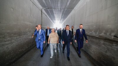 İzmir Büyükşehir Belediye Başkanı Cemil Tugay, 6. Sanayi Sitesi esnafıyla