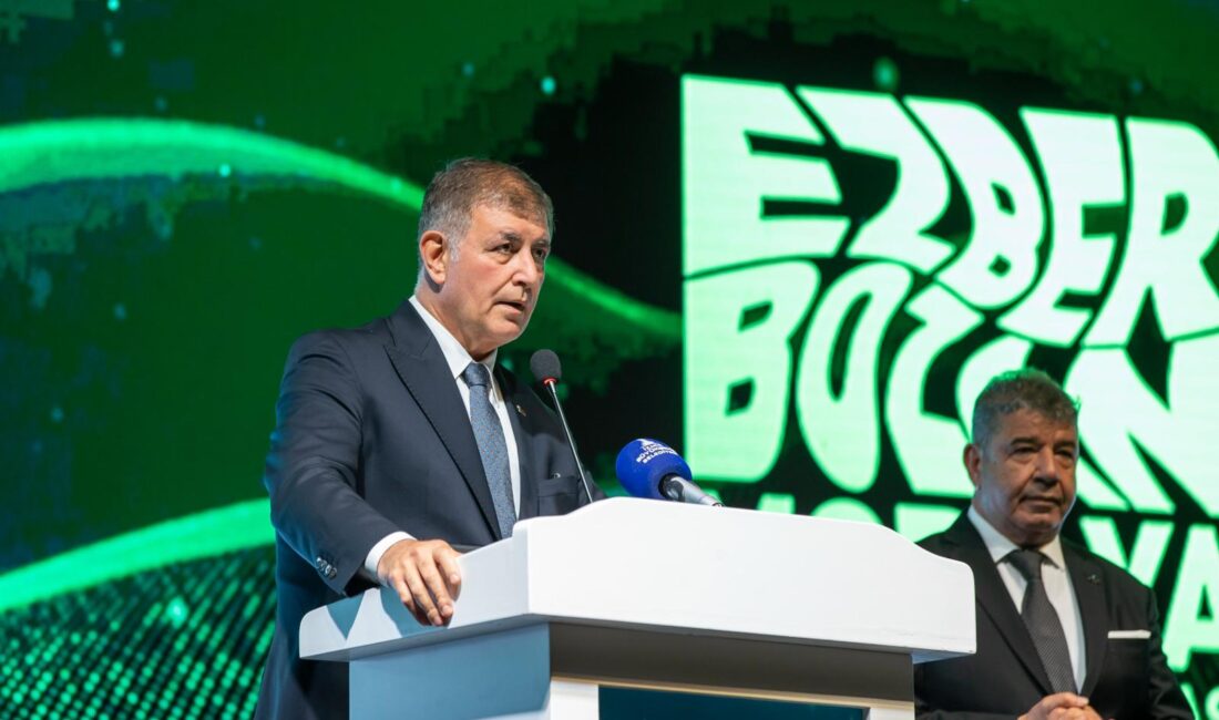 5.Ezber Bozan Mobilya Tasarım Yarışması’nın ödül töreninde konuşan Başkan Cemil