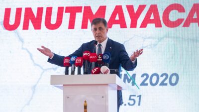 İzmir Büyükşehir Belediye Başkanı Dr. Cemil Tugay, 30 Ekim depreminin