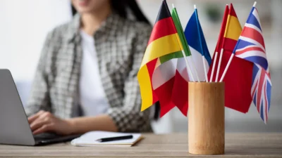 İzmir Büyükşehir Belediyesi, 18-30 yaş arası gençlere İngilizce ve Japonca