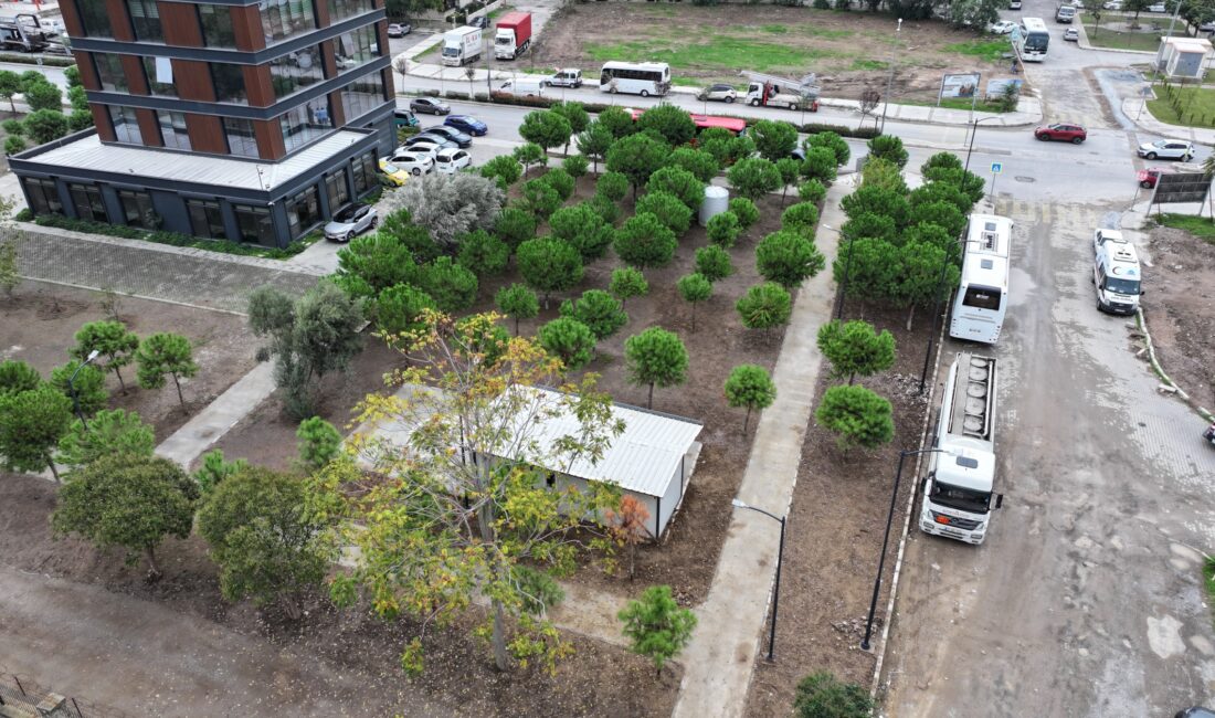 Atıl alan yeşile dönüştü Bayraklı Soğukkuyu Mahallesi’nde 3 bin metrekarelik alana park, spor ve