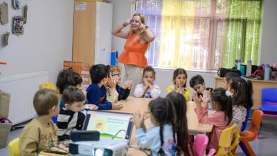 4-5 yaşındaki çocuklar, Yuvamız İzmir Çocuk Etkinlik Merkezleri’nde hijyen, ağız