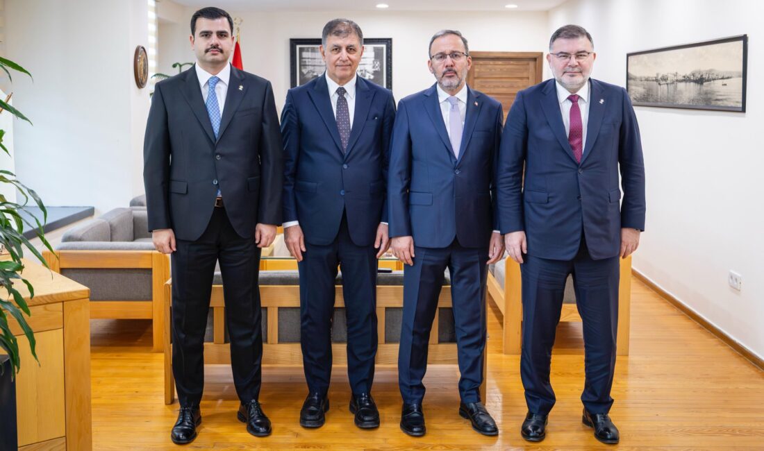 İzmir Büyükşehir Belediye Başkanı Cemil Tugay, AK Parti heyetiyle yaptığı