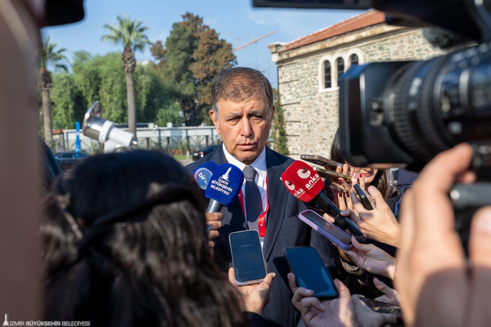 Başkan Dr. Cemil Tugay, İzmir’de atık bertaraf çalışmalarında yoğun mesai