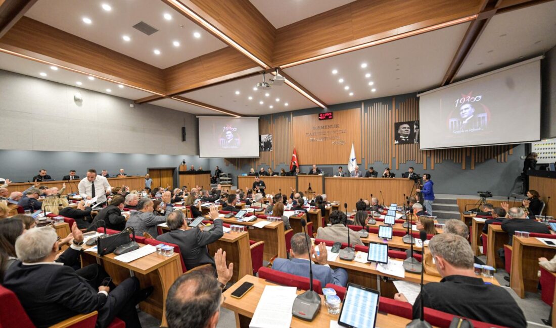 Buca ve Bornova'yı birbirine bağlayan tünel çalışmaları nedeniyle hasar gören