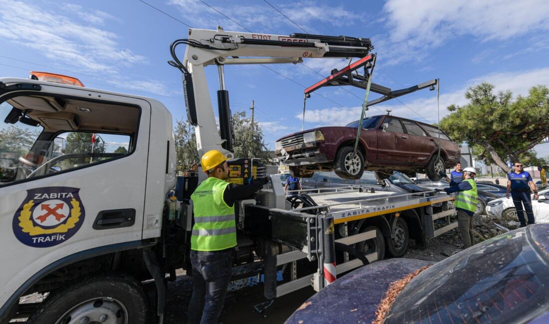 İzmir Büyükşehir Belediyesi’nin Türkiye’de ilk kez kurduğu Hurda Araç Merkezi,