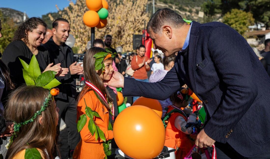 İzmir Büyükşehir Belediye Başkanı Dr. Cemil Tugay, Menderes Belediyesi'nin düzenlediği