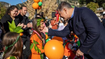 İzmir Büyükşehir Belediye Başkanı Dr. Cemil Tugay, Menderes Belediyesi'nin düzenlediği