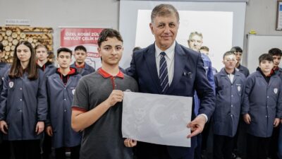 İzmir Büyükşehir Belediyesi ve KOSBİ, mesleki eğitim öğrencilerine yönelik iş