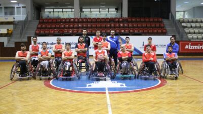 İzmir Büyükşehir Belediyesi Tekerlekli Sandalye Basketbol Takımı, ligin ilk gününden