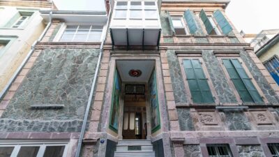 İzmir Büyükşehir Belediye Başkanı Dr. Cemil Tugay, restoredilen tarihi Ay