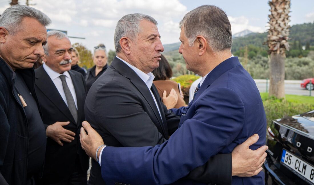 İzmir Büyükşehir Belediye Başkanı Dr. Cemil Tugay ve eşi Öznur