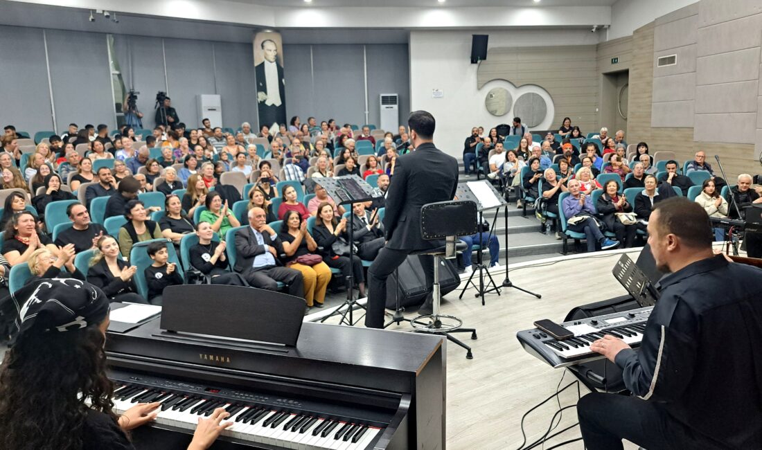 Bornova Belediyesi’nin düzenlediği “10 Kasım Atatürk’ü Anma Özel Dinletisi”, Nevzat