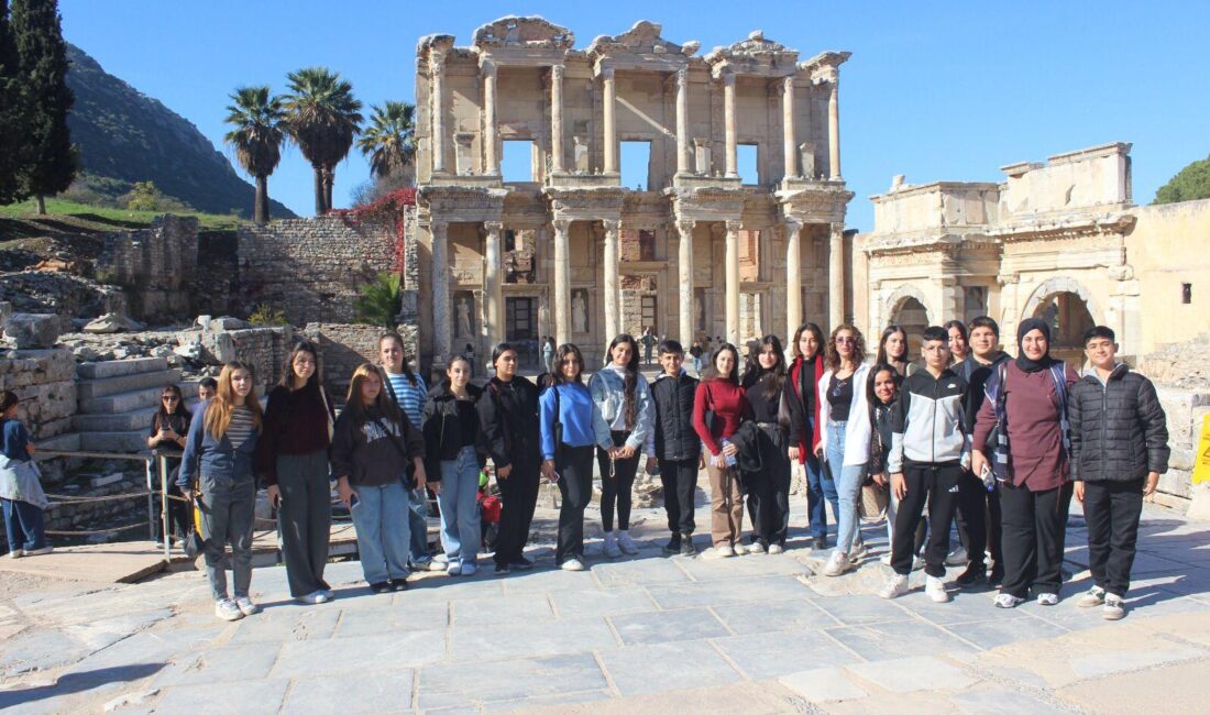 İzmir Büyükşehir Belediyesi, LGS ve YKS sürecindeki öğrencileri Efes Antik