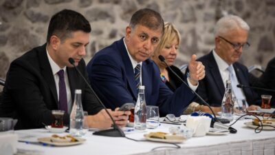 Tugay, “Kaynaklarımızı öncelikli olarak altyapı ve bertaraf tesislerine ayıracağız” diyerek