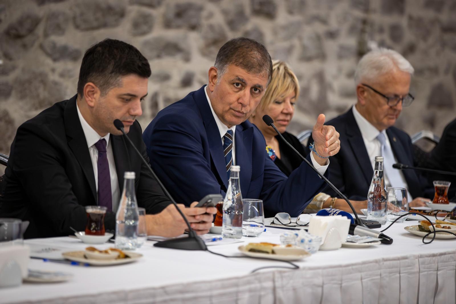 Tugay, “Kaynaklarımızı öncelikli olarak altyapı ve bertaraf tesislerine ayıracağız” diyerek